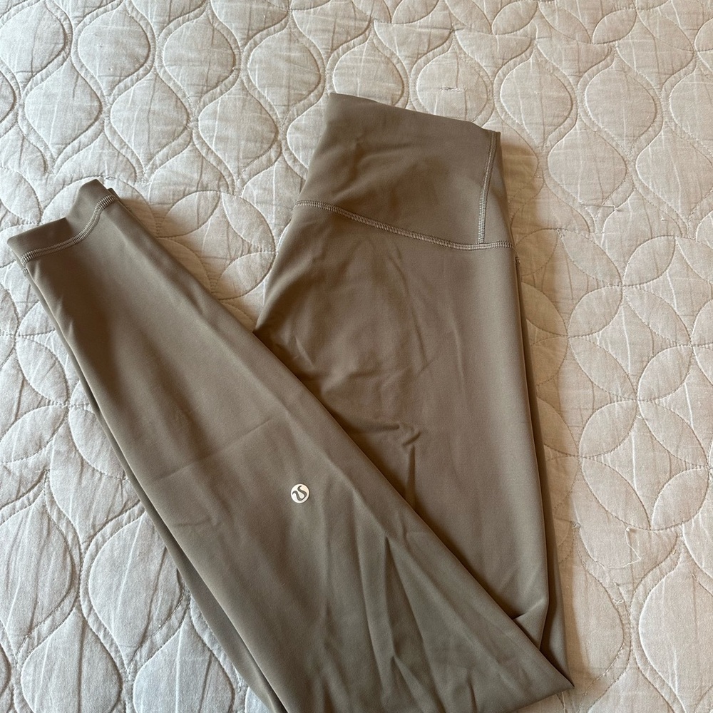 Lululemon Wunder Train High Rise Tight 28” - Picture 3 of 3